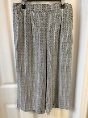 NWT Croft & Barrow Wide-Leg Black & White Patterned Pants